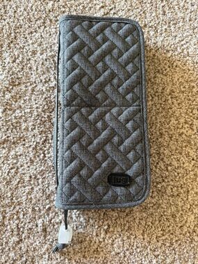 Lug Sleeper Cosmetic Brush Holder - Like New